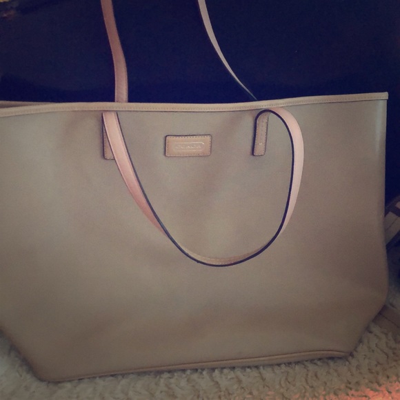 Bag - Picture 1 of 2